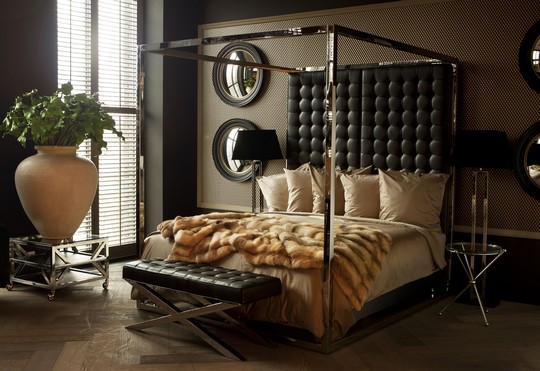 cerna luxusni postel s ocelovym ramem